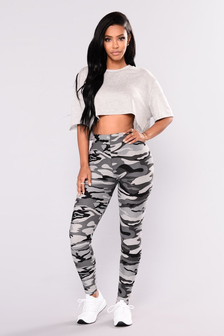 Chic Urban Camo Grey Leggings for Everyday Comfort