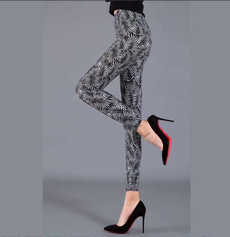 Trendy Women's Stretch Leggings with Vibrant Prints for All-Day Comfort