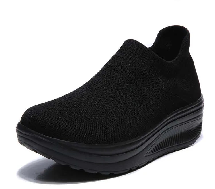 Chic Slip-On Thick Bottom Sneakers for Women - Vulcanized Fashion Footwear in Plus Sizes