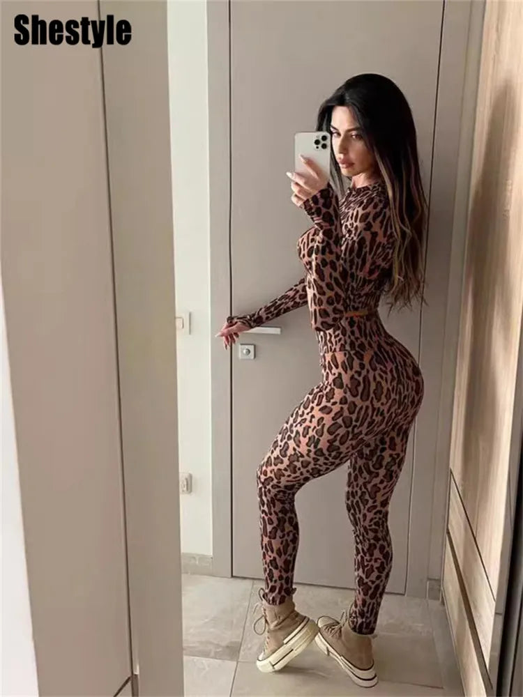 Sporty Leopard Print Women's Two-Piece Set - Casual Animal Leggings & High Neck Crop Top in Brown