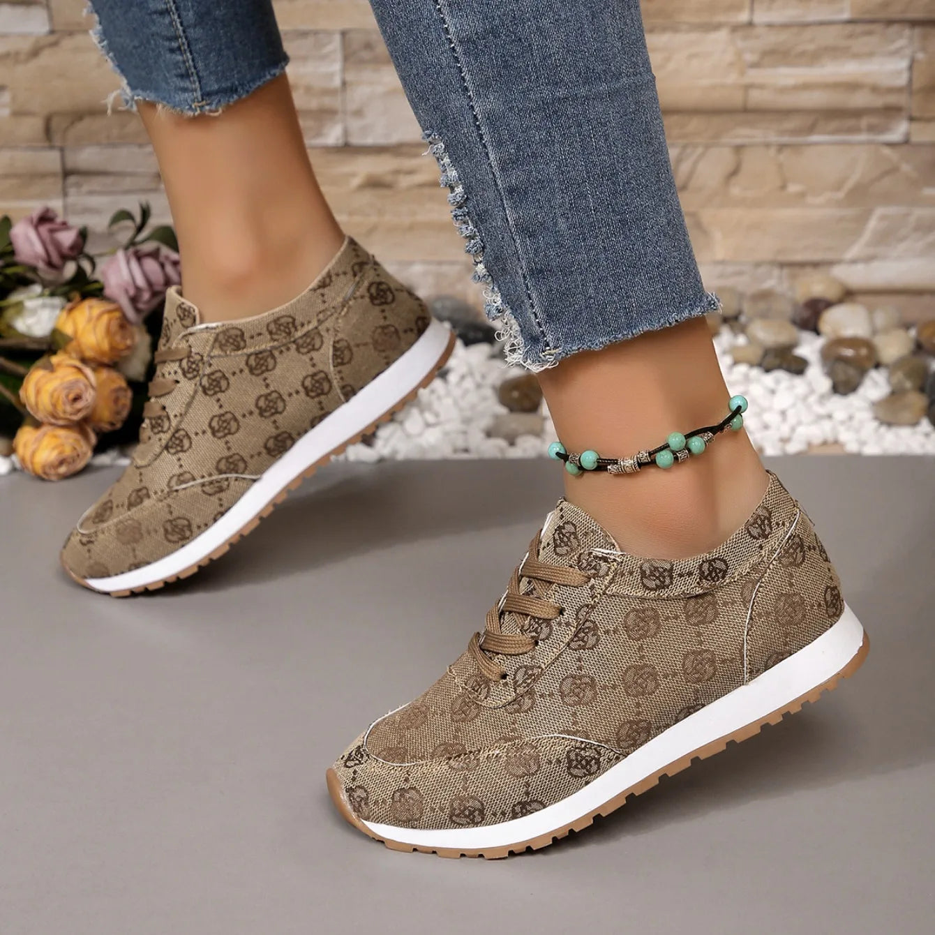 Stylish Women's Low Top Casual Shoes for Spring/Summer 2024 - Comfortable, Breathable Outdoor Footwear