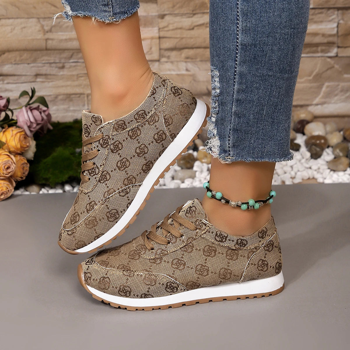 Stylish Women's Low Top Casual Shoes for Spring/Summer 2024 - Comfortable, Breathable Outdoor Footwear