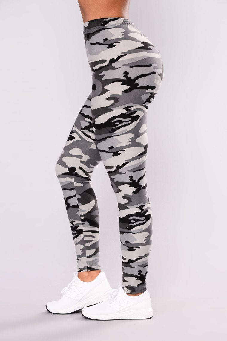 Chic Urban Camo Grey Leggings for Everyday Comfort