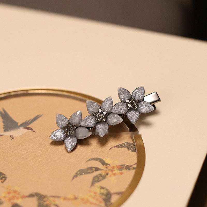 Retro Floral Resin Hairpin Headdress for Timeless Elegance